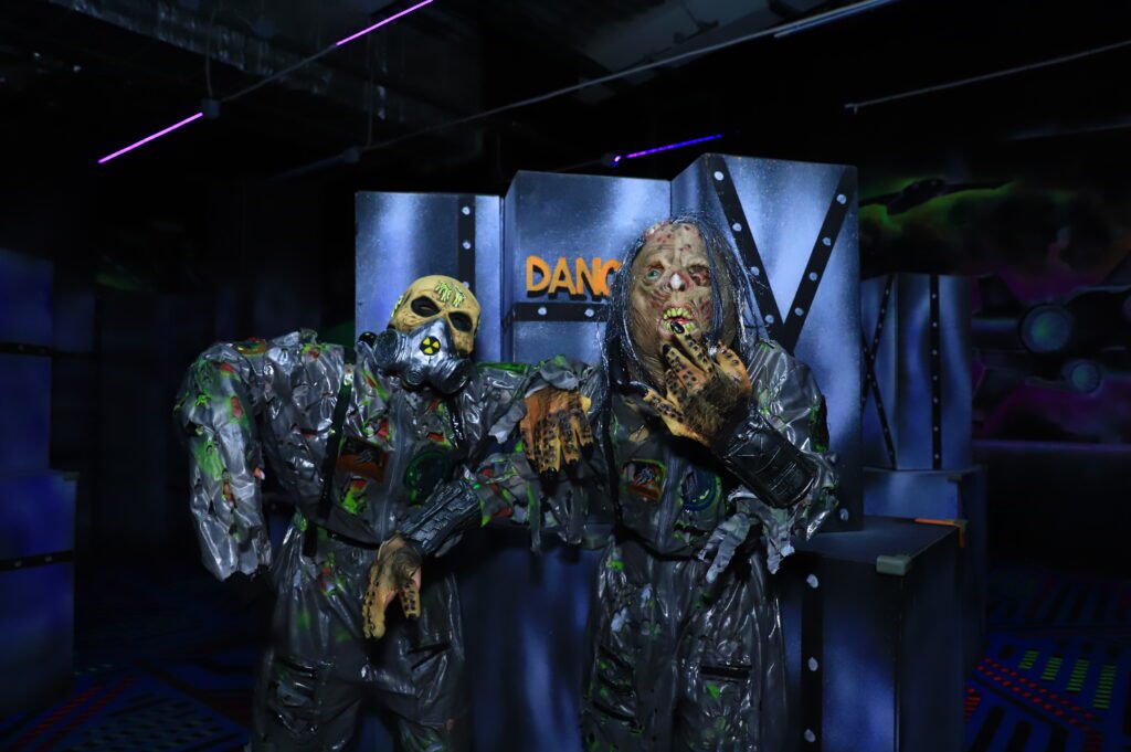 Аниматоры в образе зомби на детском празднике LaserLand