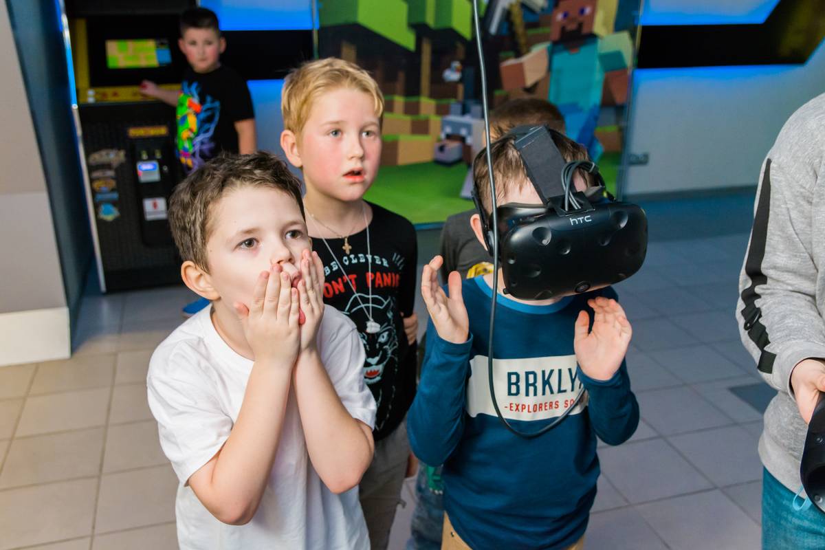Праздник в LaserLand — кадр 2