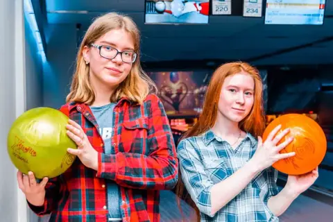 Детский праздник в боулинге LaserLand