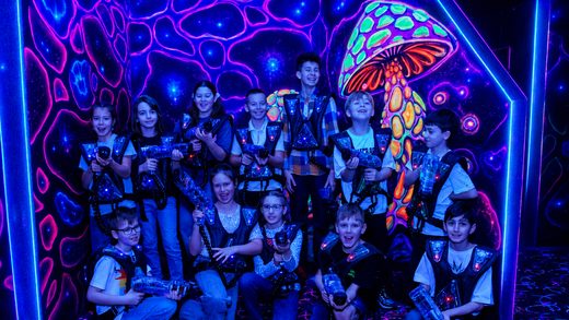 Подростки на квесте «Бункер» в LaserLand, Москва