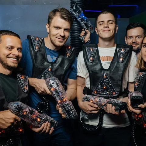 Игроки в лазертаг в LaserLand