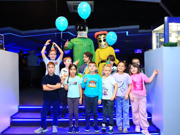 Командные испытания на квесте «Роблокс» в LaserLand