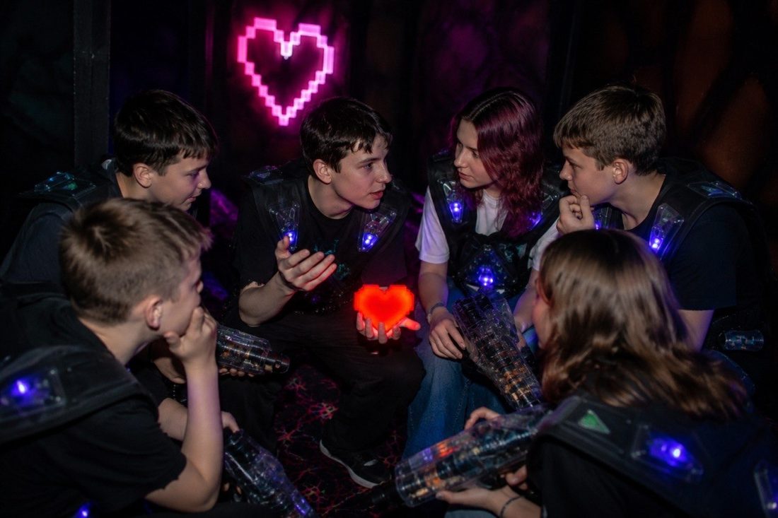 Командные решения у пиксельного сердца на квесте Undertale