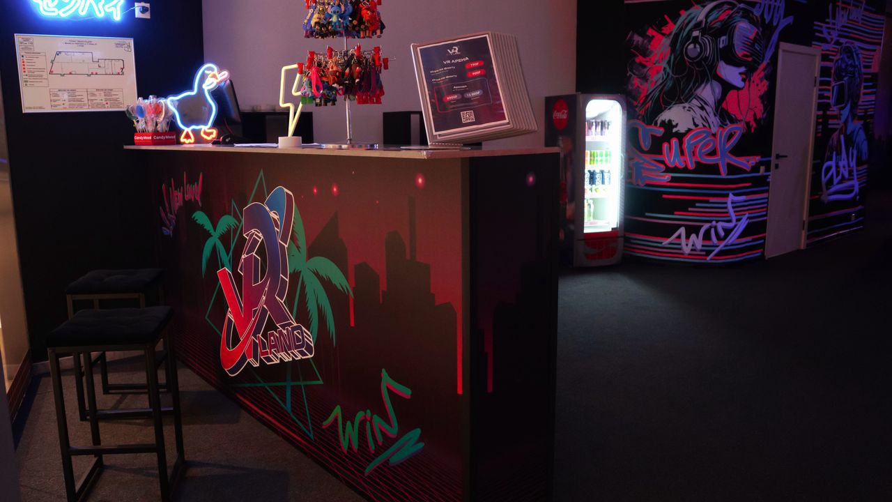 Зона отдыха рядом с VR-ареной LaserLand