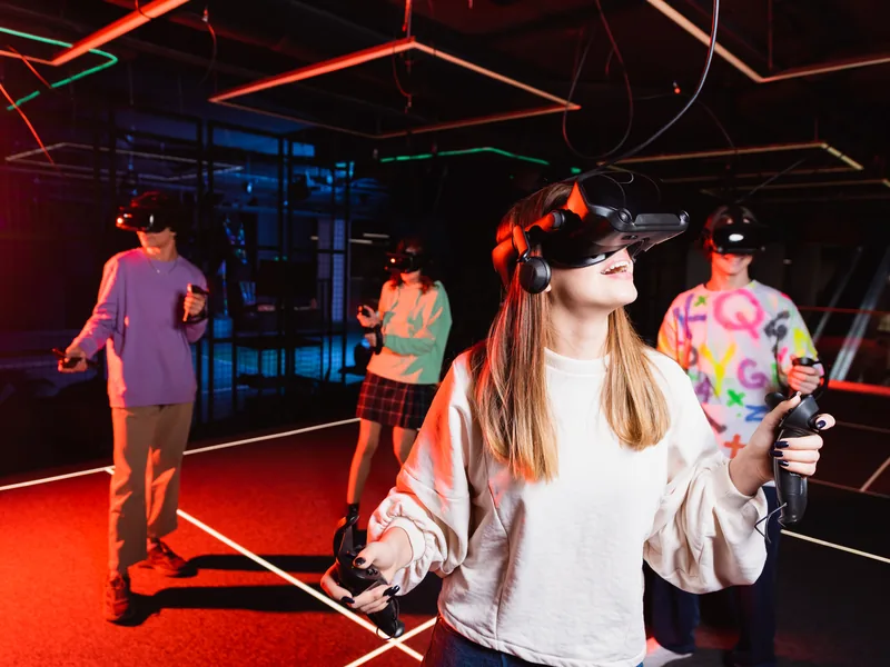 Корпоратив и тимбилдинг на VR-арене LaserLand