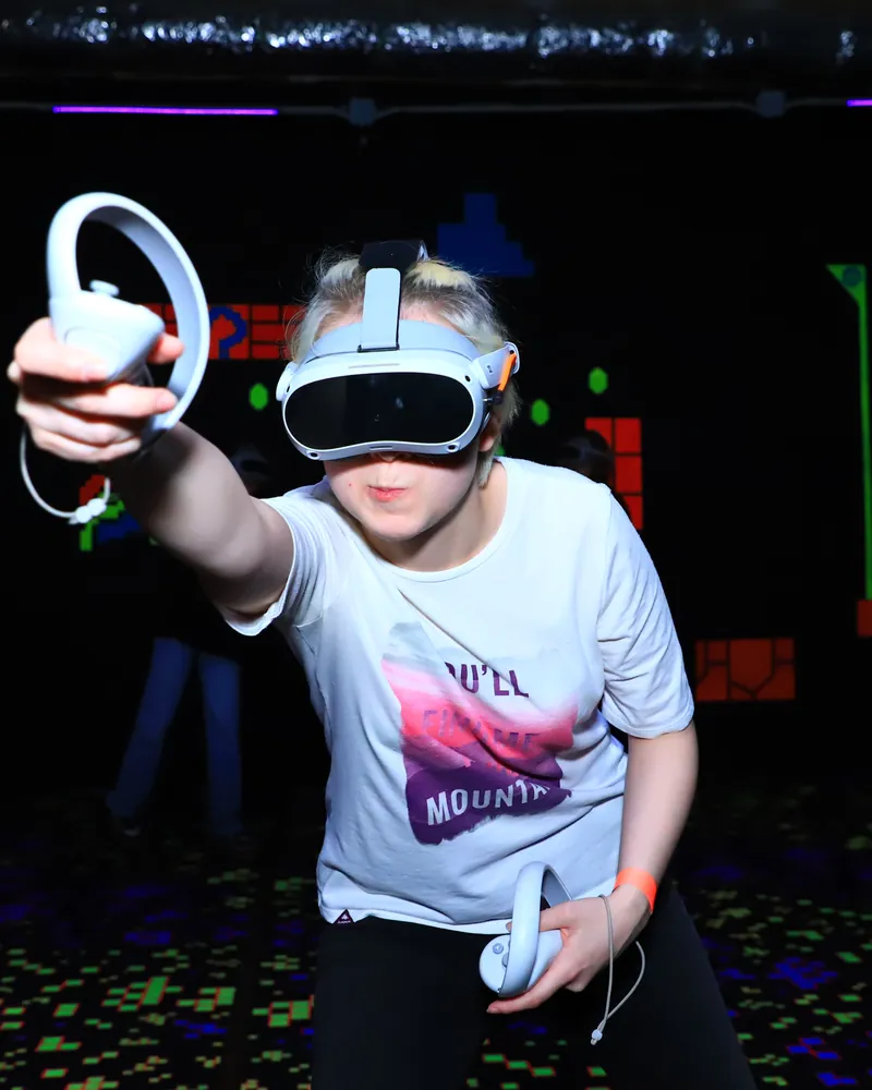 Игроки на VR-арене LaserLand — фото 1