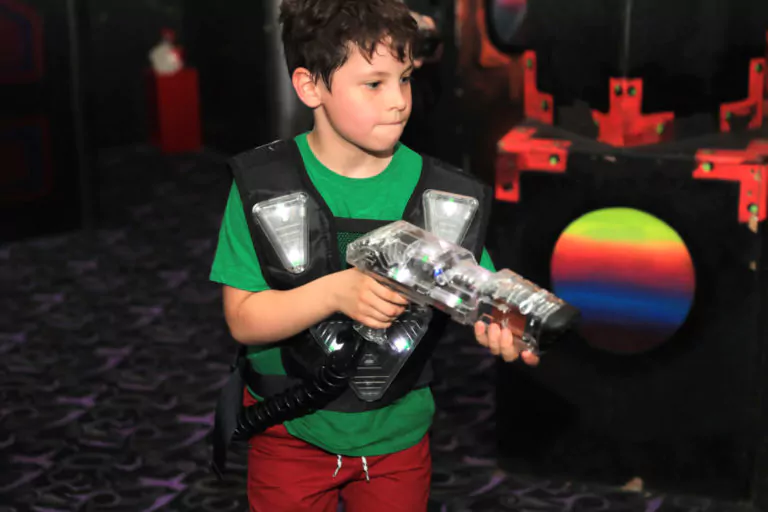 Alt image
