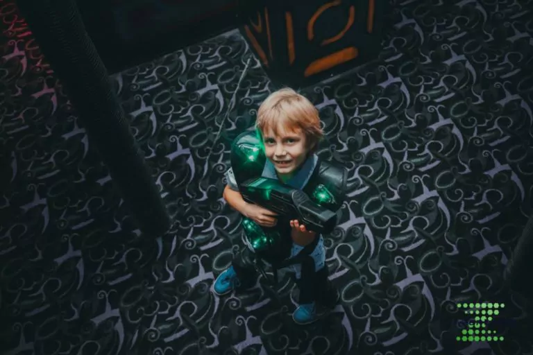 Alt image