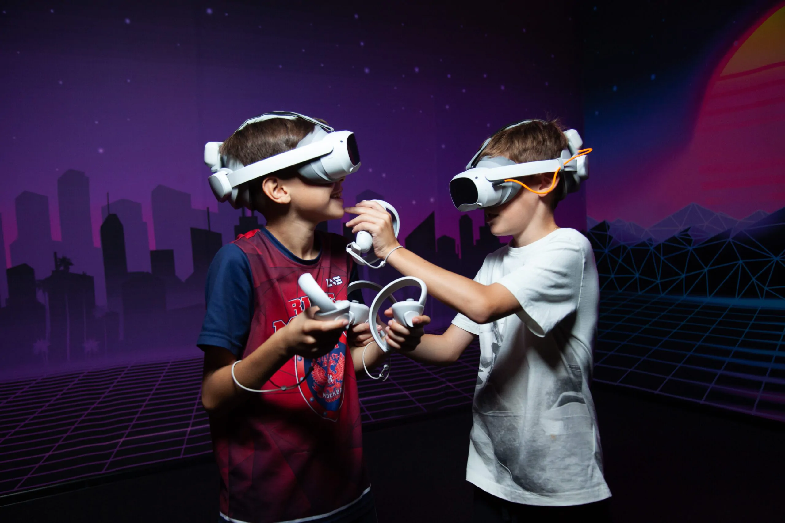 Дети на командной квест-программе LaserLand